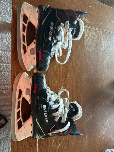 Bauer Lil Roomie Hockey Skates Size Adjusts between 11 12 13 1 (used)