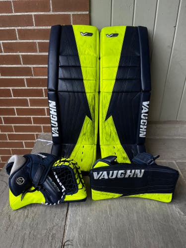 Used Vaughn Regular V9 Pro Carbon Goalie Full Set