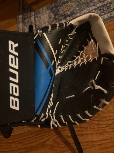 Bauer Street goalie glove Regular (Used)