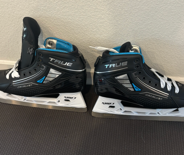 True Catalyst 5X4 Hockey Skates Size 8.5 (New)