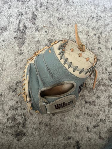 Wilson A2000 RH Catcher's Glove 33" (Used)