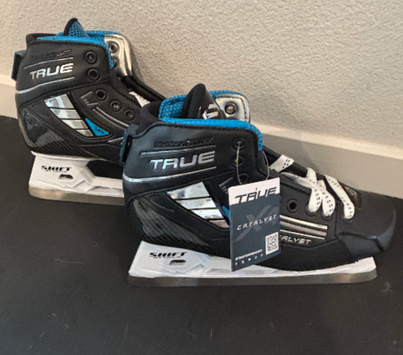 True Catalyst 7X4 Goalie Skates Size 8 Regular Width (New)