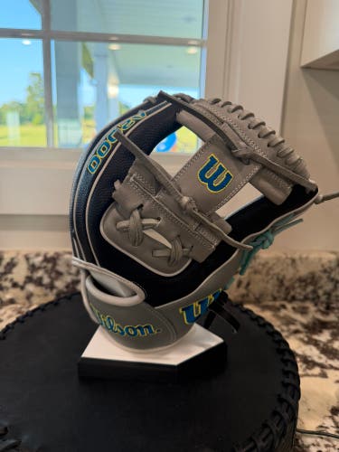Wilson A2000 RH Infield Baseball Glove 11.5" (New)