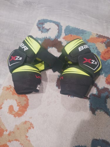 Junior Small Bauer Vapor X2.9 Elbow Pads (Used)