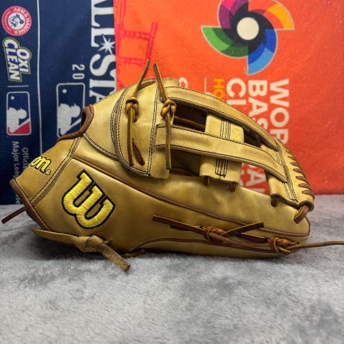 Wilson A2000 1799 RHT Baseball Glove 12.75" (Used)