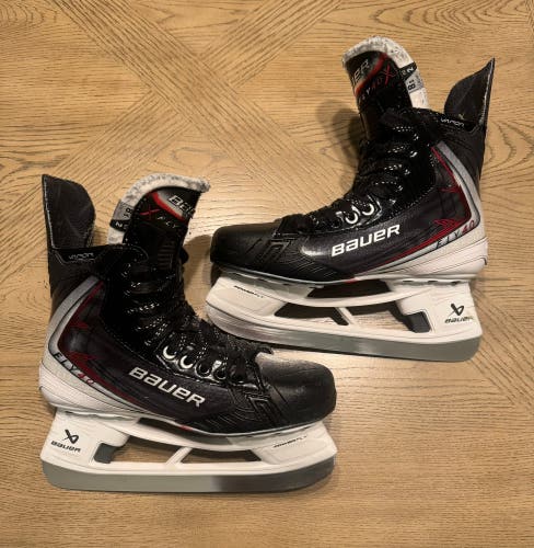 2025 Bauer Vapor Fly40 Hockey Skates 8.5 (Used)