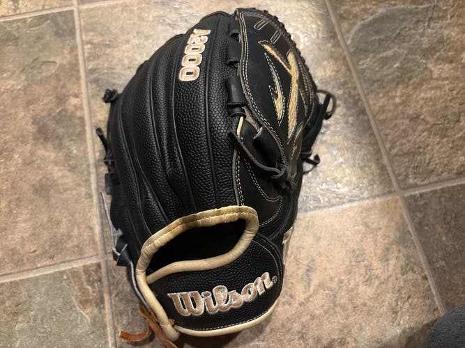 2025 Wilson A2000 RH Pitcher's Baseball Glove 12" (Used)