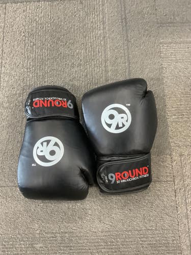 Used 9 ROUND BOXING GLOVES Boxing Gloves Black Senior 11614-S000239738