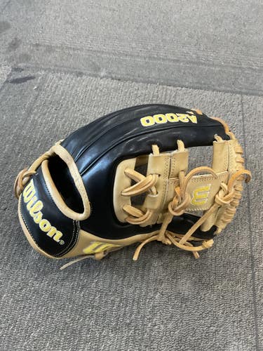 Used Wilson A2000 1786 BB/SB Glove RH Throw Brown 11 1/2" 11614-S000239735