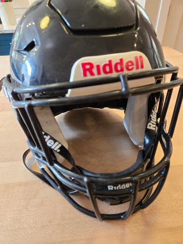 Black Medium Adult Riddell SpeedFlex Helmet (Used)