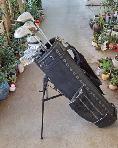 FULL SET WOMEN'S 12 PIECE GOLF SET 4 WOODS 7 IRONS PUTTER 3 WAY STAND BAG