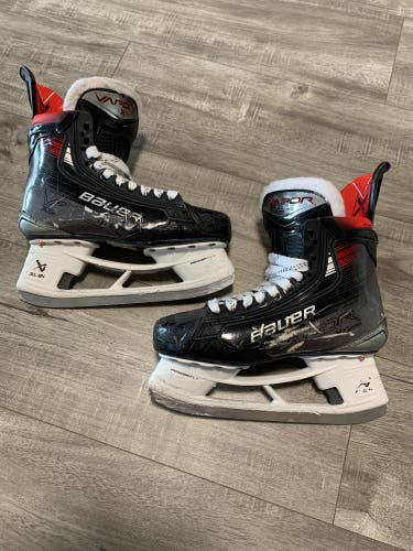 Bauer Vapor X5 Pro Hockey Skates Regular Width Size 6 (Used)