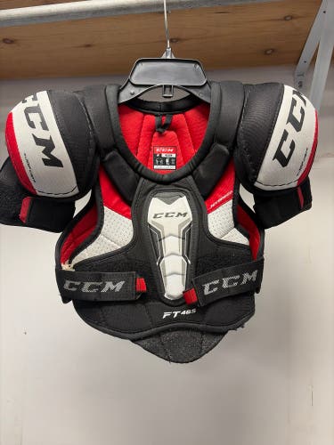 Medium Junior CCM JetSpeed FT485 Shoulder Pads (Used)