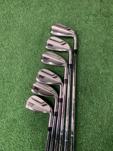 Men's PXG 0211 XCOR2 Chrome Iron Set Right Handed Regular Flex (Used)