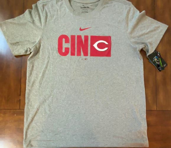 Cincinnati Reds Fanatics Gray Tee Shirt Weathered Look Large New Without Tags