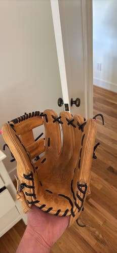2024 Infield RH Wilson A2K Baseball Glove 11.75" (Used)