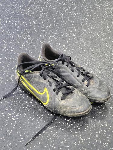 Used Nike TIEMPO Soccer Cleats Black Junior 02 11849-S000041746