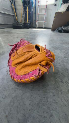 RH Catcher's Baseball Glove 32.5" (Used)