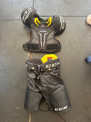 Junior Medium CCM Tacks 9550 Hockey Pants and Junior Large CCM Tacks 9550 Hockey Shoulder Pads