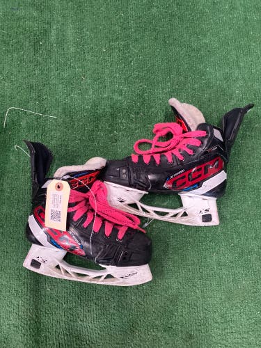 Junior CCM JetSpeed FT680 Hockey Skates Regular Width Size 1.5 (Used)
