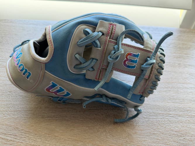 Wilson A2000 RH Infield Baseball Glove 11.5" Autism Speaks (Game ready)