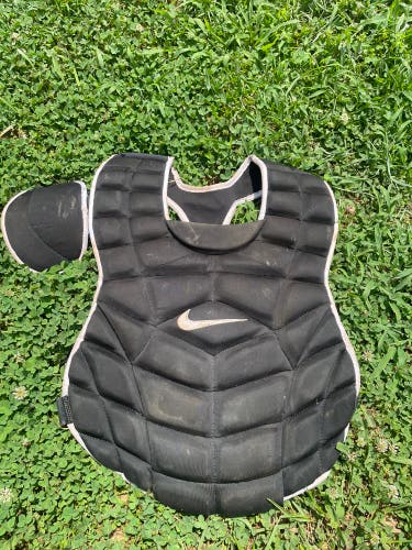 Nike Diamond Elite Catcher's Chest Protector (Used)