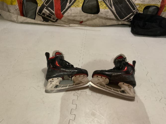 Black/Gray 2021 Bauer X3 pro Hockey Skates Regular Width Size 3 (Used)