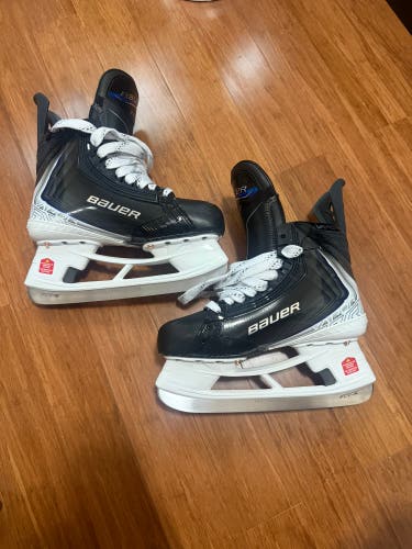 2025 Bauer Vapor Flylite Hockey Skates 8 Fit 2  with Fly Ti Runners (New)