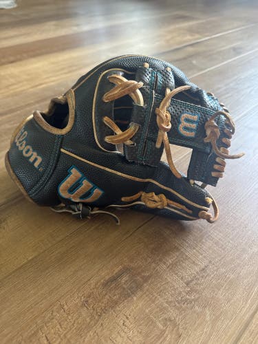 (Used) Wilson A2000 SuperSkin DP15 Spin Control 11.5" Baseball Glove