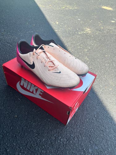 Pink Men's Size M 9.5 (W 10.5) Nike Phantom GX Turf Cleats Cleats (Used-missing shoelace)