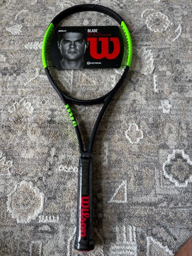 Wilson Blade 98 CV 18x20 string pattern. G3 (4 3/8) V6