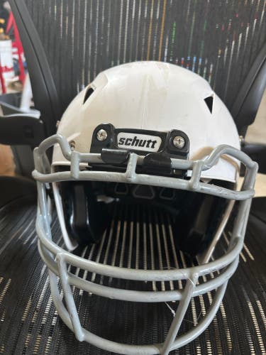White Youth Medium Schutt Vengeance A11 Helmet (Used)