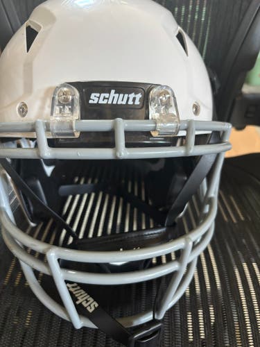 White Youth Large Schutt Vengeance A11 Helmet (Used)