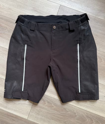 SYNC women’s Session short black size L EUC
