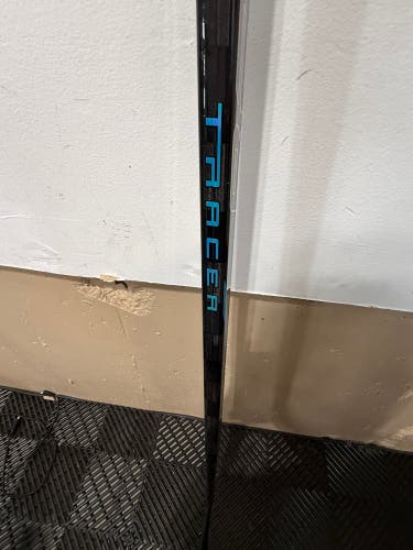 Senior Bauer Nexus Tracer Right Handed Hockey Stick P92 65 Flex (Used)