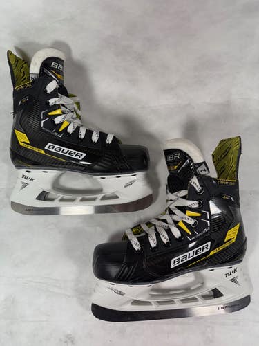 Bauer Supreme M4 Hockey Skates Regular Width Size 2 (Used Once)