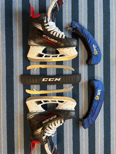 2023 Bauer Vapor X4 Hockey Skates Regular Width 8 (Used) 2 pairs of blades/skate-guards/laces