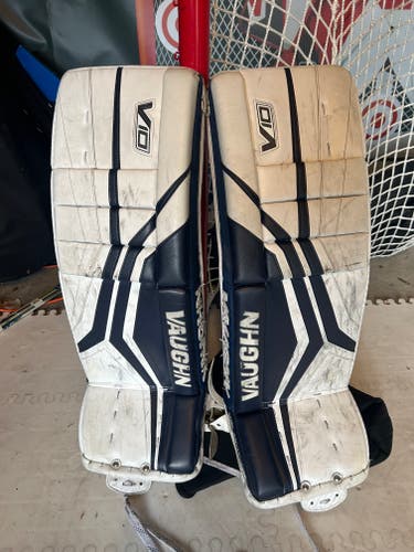 30" 2023 Vaughn V10 Goalie Leg Pads (Used)