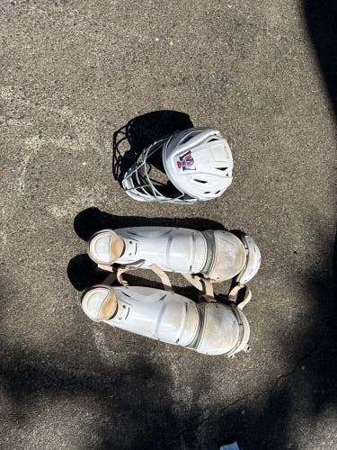 White Adult Easton Jen Schro The Very Best Catcher's Mask (Used)