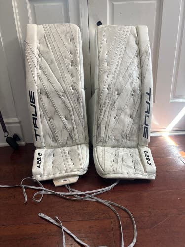 33"+2 True L20.2 Goalie Leg Pads (Used)