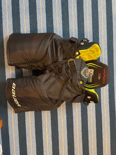 Men's Junior Medium Bauer Vapor X2.9 Hockey Pants (New)