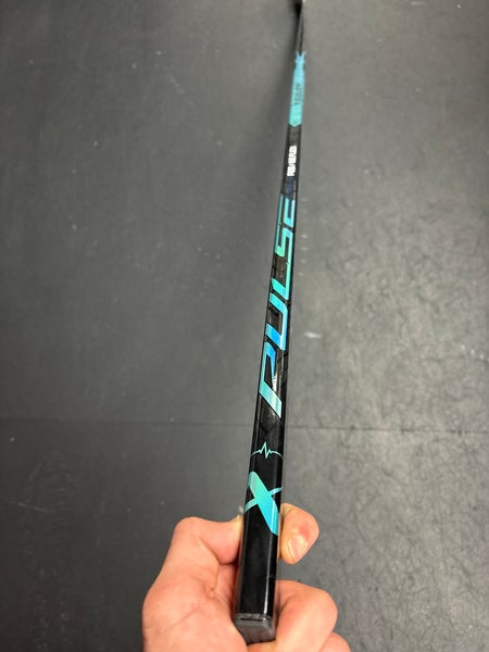 Intermediate Bauer Pulse Right Handed Hockey Stick P28 65 Flex (New)