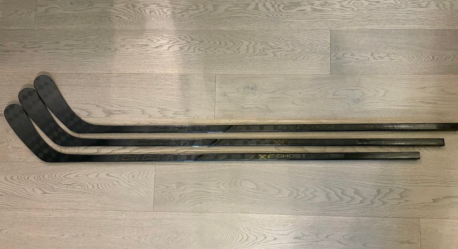 Pro Stock Sr CCM JetSpeed FT8 Pro RH Hockey Stick P90 75 Flex (Dressed as XF Ghost) 3-Pack