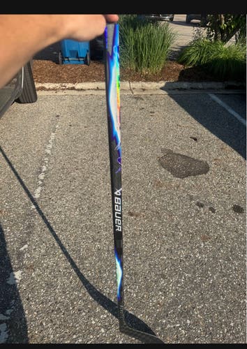 Junior Bauer Vapor Flylite Left Hand Hockey Stick P28 40 Flex (Used)