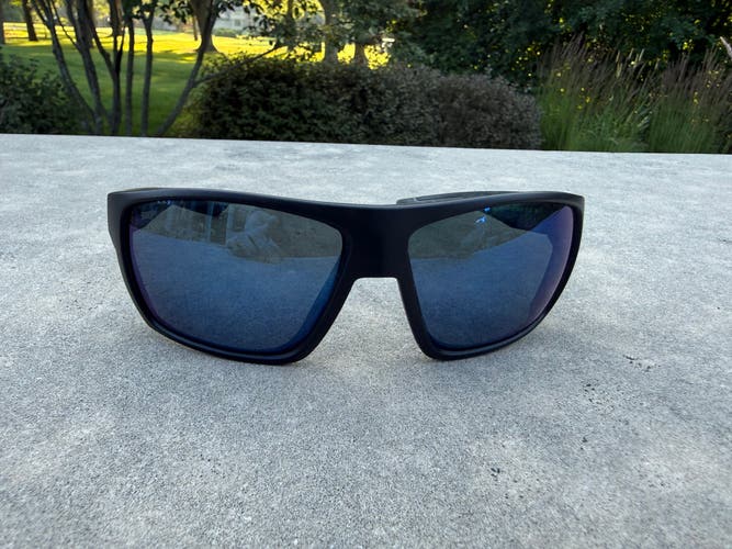 Black Men's Adult Medium/Large Men's Costa Del Mar Sunglasses (New)