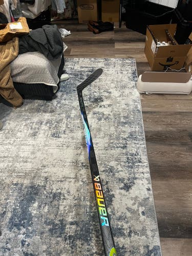 Senior Bauer Vapor Flylite Right Handed Hockey Stick P28M 82 Flex Pro Stock (Used)