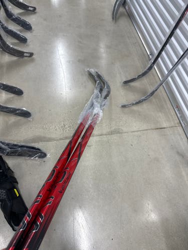 Senior Bauer Vapor Hyperlite 2 Right Handed Hockey Stick P88 77 Flex Pro Stock (New)