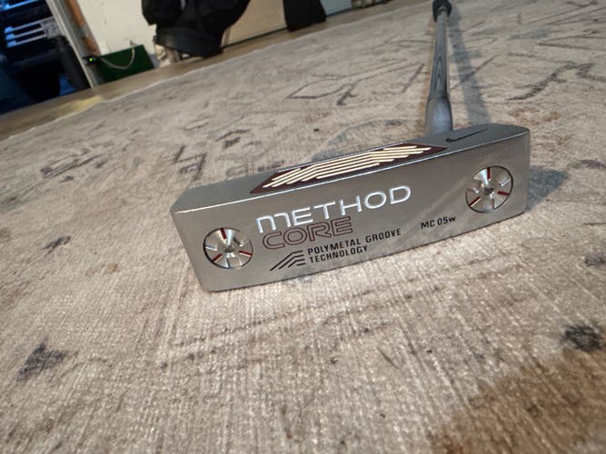 Unisex Nike Method Core MC 05w Blade Right Handed Putter Steel 35" (Used)