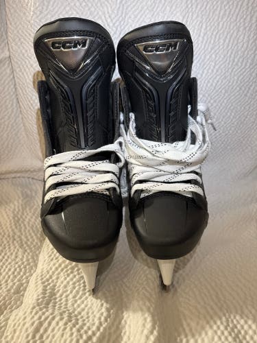 Black/Gray 2025 CCM JetSpeed FT8 Pro Hockey Skates Regular Width 8.5 (New)