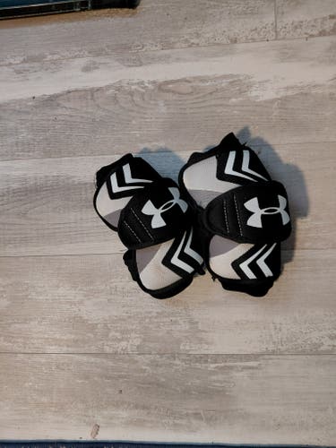 Under Armour Command Lacrosse Gloves (Used)